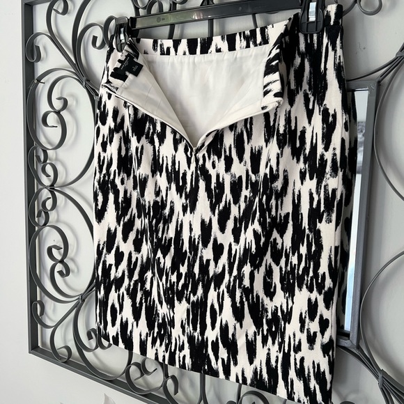 Ann Taylor cheetah print pencil skirt - Picture 3 of 7